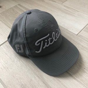 Titleist Men's Tour Performance Staff Golf Hat